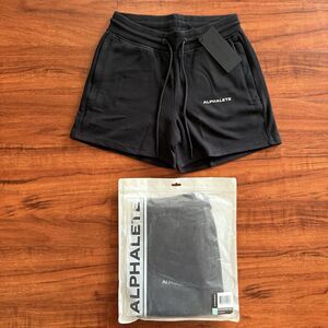 NWT Alphalete Womens S Essential Core Sweat Shorts Black Zipped Pockets